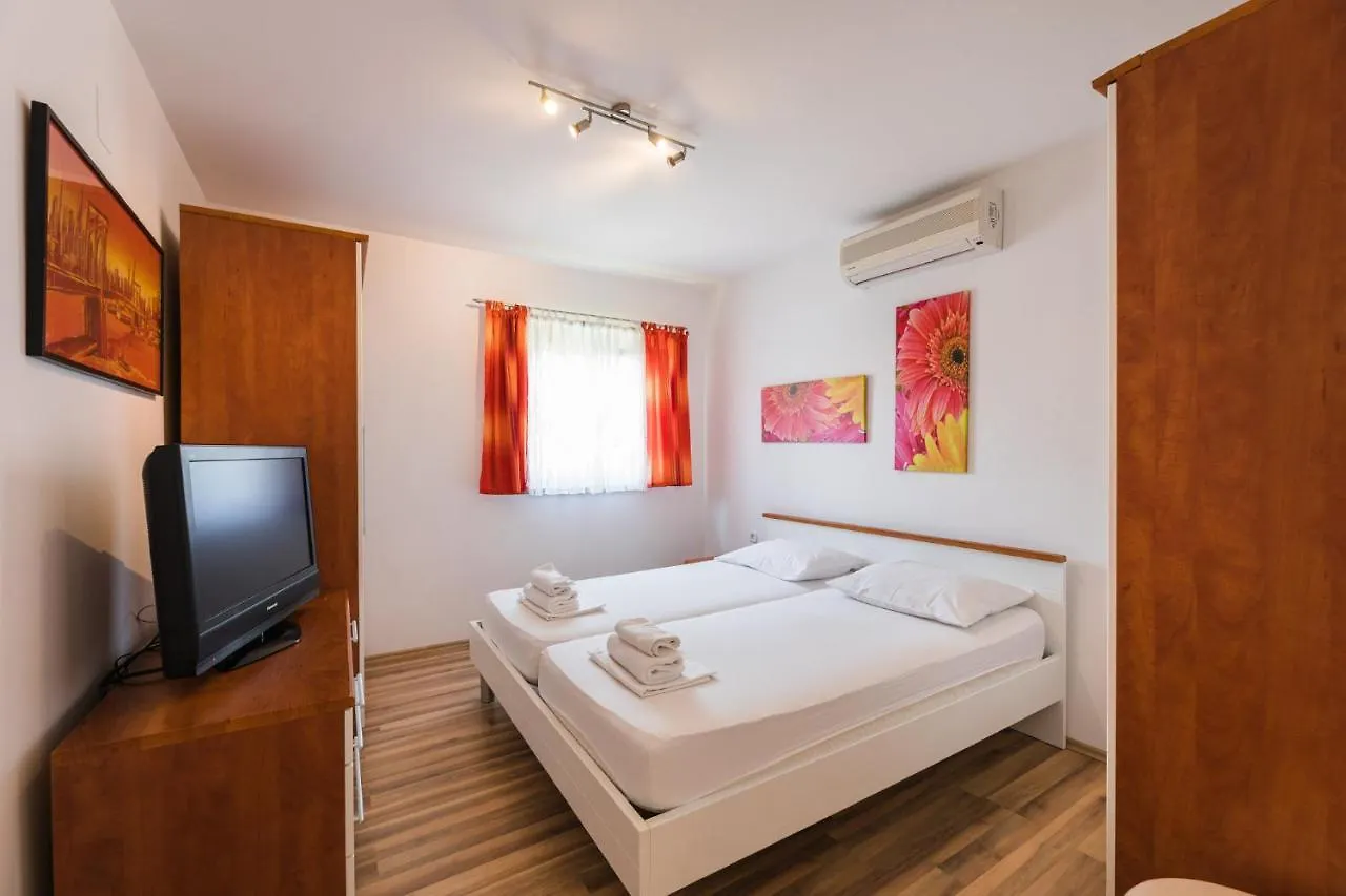 Novoselic 7 Penthaus Apartment Dramalj Croatia